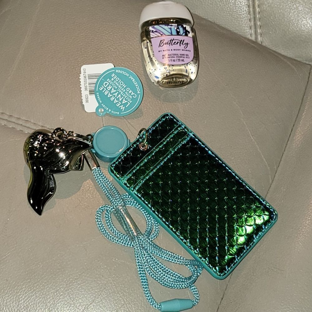 Bath & Body Works Wearable Lanyard Pocketbac Holder, ID Badge Card Holder New - Picture 7 of 10